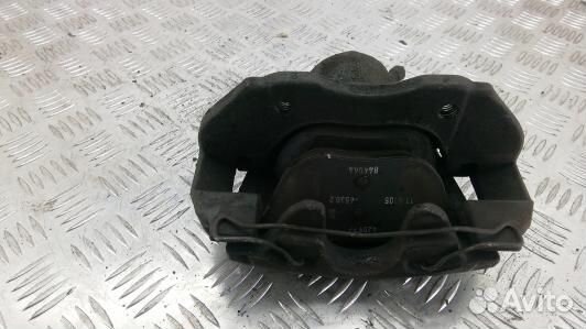 Суппорт тормозной передний правый volvo S40 II MS