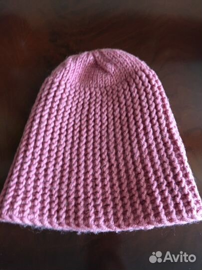 Вязаная женская шапка обьем 53-55 см