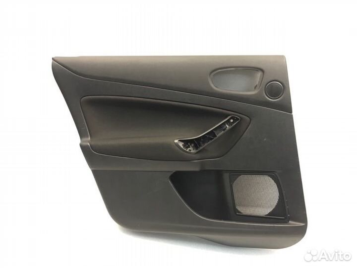 Обшивка двери задняя правая Ford Mondeo седан 2.3