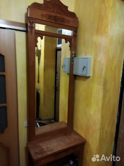 Трюмо с зеркалом старинное