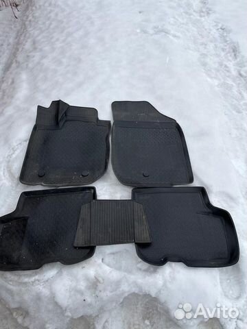 Автомобильные резиновые коврики