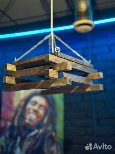 Люстра из древесины