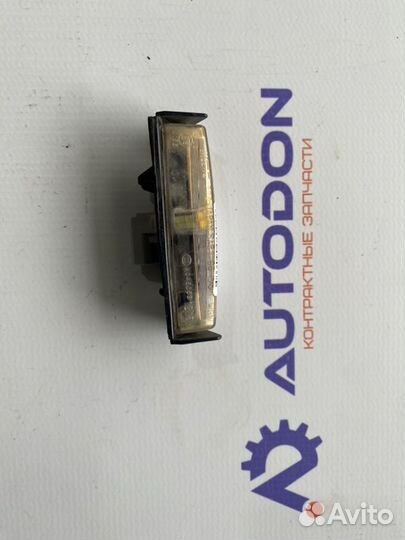 Плафон подсветки багажника Toyota Camry ACV40