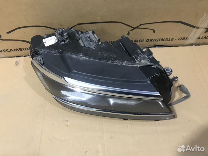 Фара правая Volkswagen Tiguan 5NB941114D
