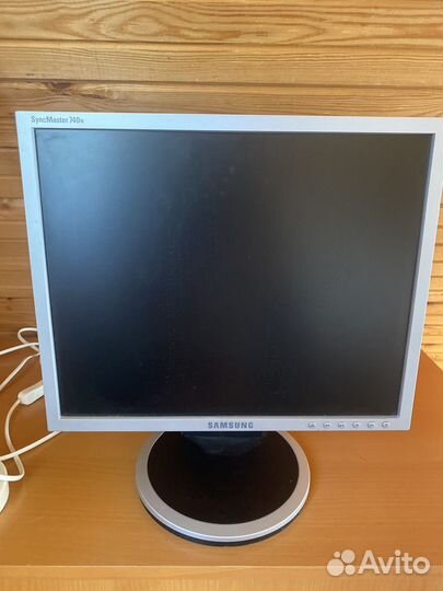 Монитор Samsung