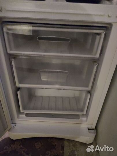 Продам холодильник рабочий