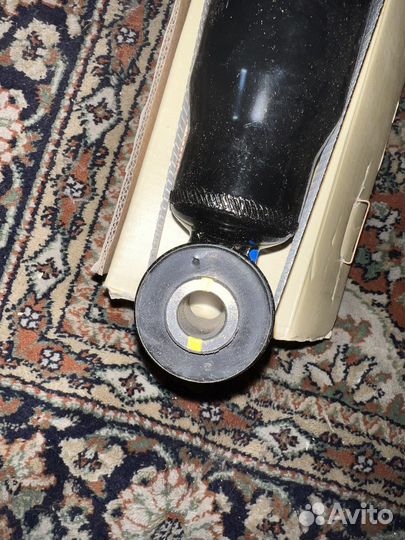 Амортизатор задний Паджеро 3 4