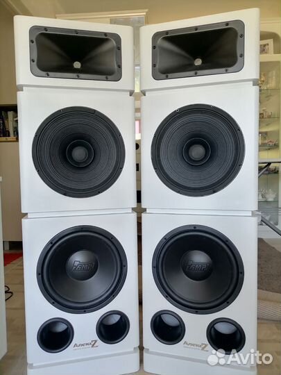 Акустические колонки большие