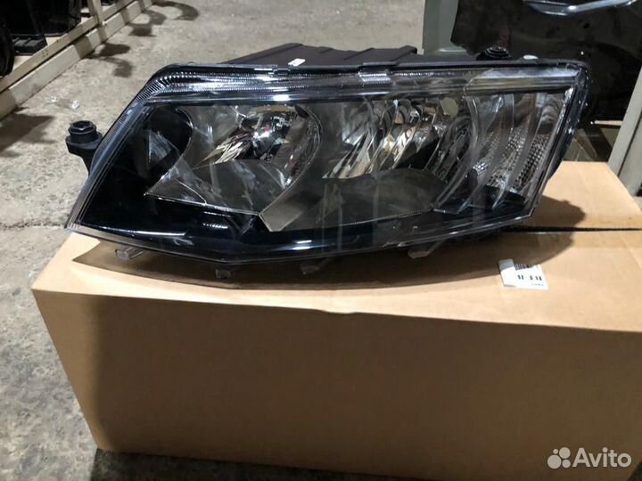 Шкода октавия 2013 Skoda Octavia а 7 фара