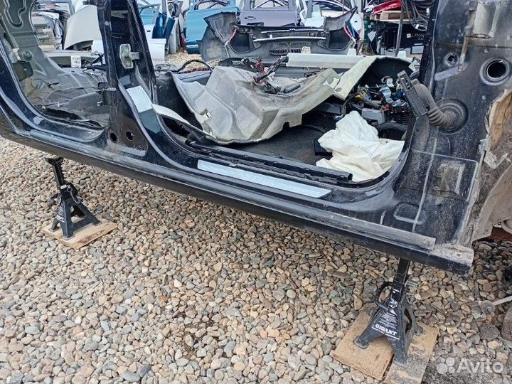 Порог с центральной стойкой правый Opel Astra H