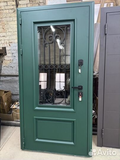 Дверь входная металлическая уличная новая