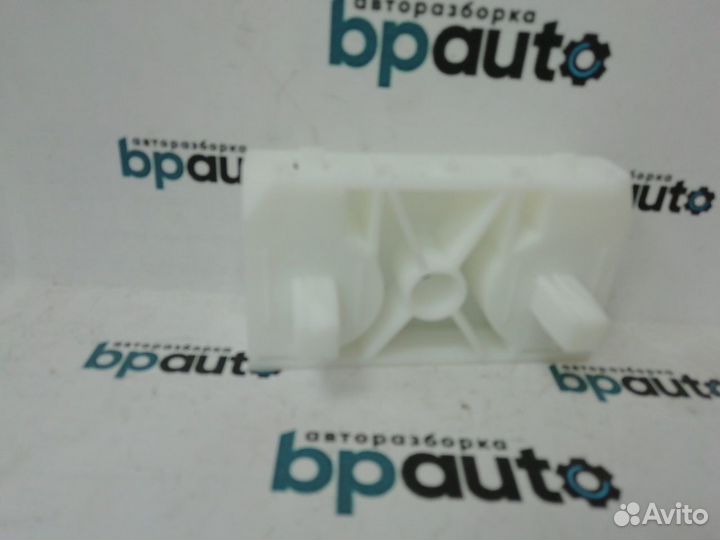 Кронштейн переднего бампера левый правый