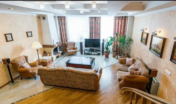 Дом 490 м² на участке 8 сот.