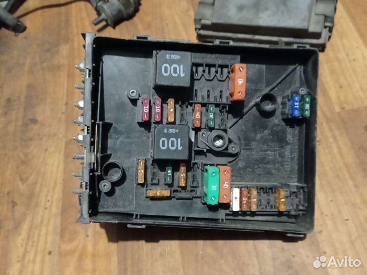 Блок предохранителей volkswagen caddy
