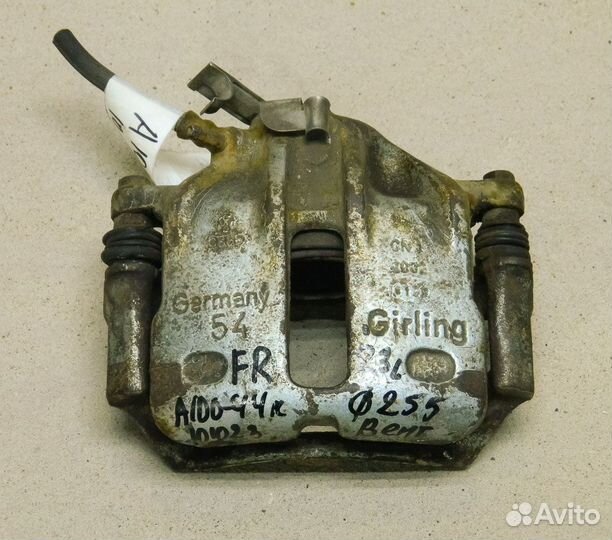 Суппорт передний правый Audi 100 44 кузов (вент)