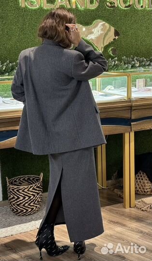 Костюм женский юбка и пиджак voyo