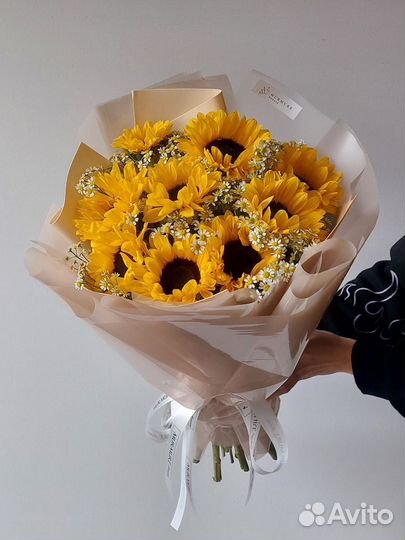 Букет с подсолнухами