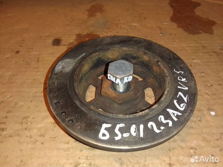 Болт шкива коленвала 2.3 Volkswagen Passat B5 AGZ