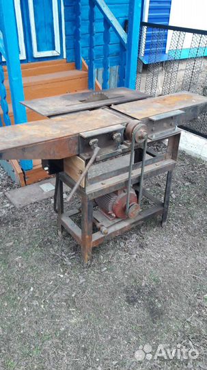 Деревообрабатывающий станок