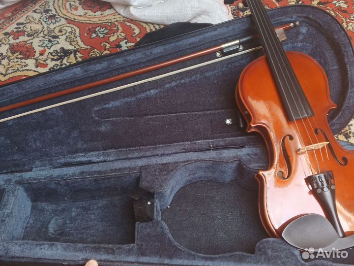 Скрипка 1/2 идеальное состояние