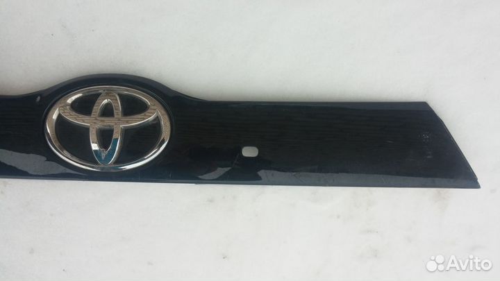 Toyota Highlander 3 2013-2016 г накладка багажника