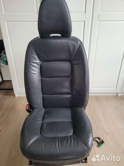Сиденье водительское volvo xc70 вольво