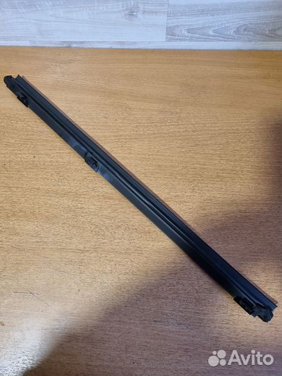 Молдинг стекла задний левый Toyota 68174-60060