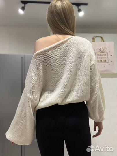 Свитер на одно плечо женский S