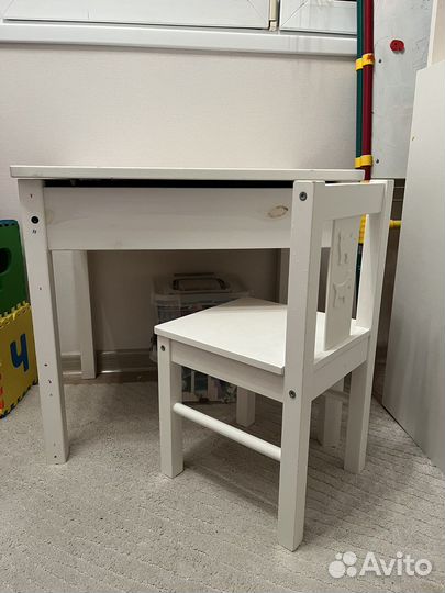 Столик и стул для ребенка IKEA