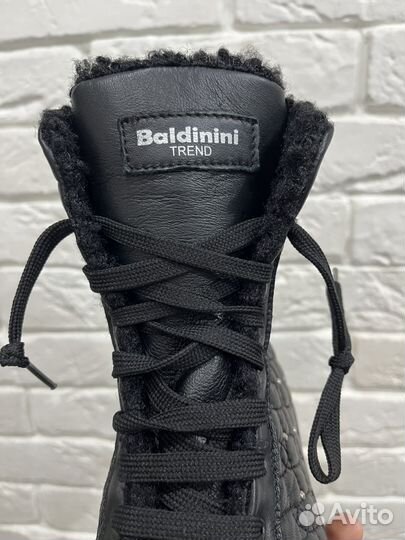 Ботинки зимние baldinini 38