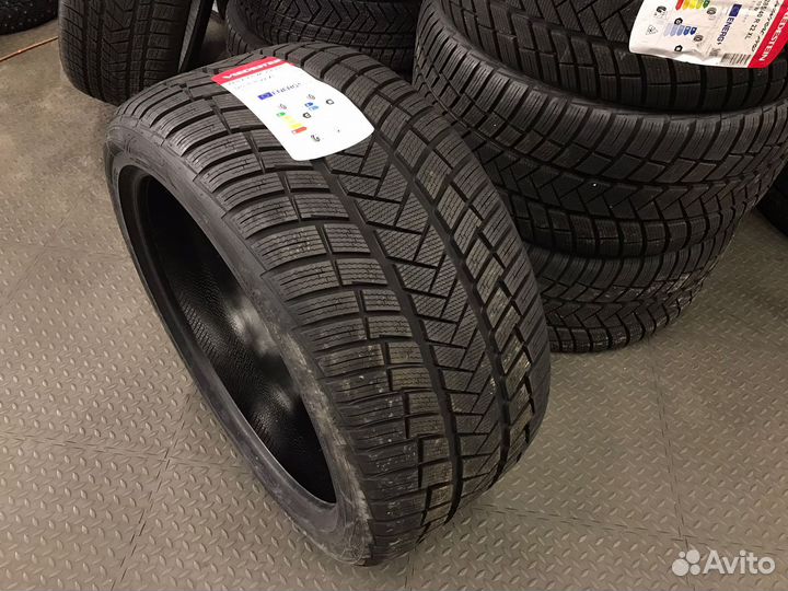 Vredestein Wintrac Pro 285/40 R22 и 325/35 R22 110W