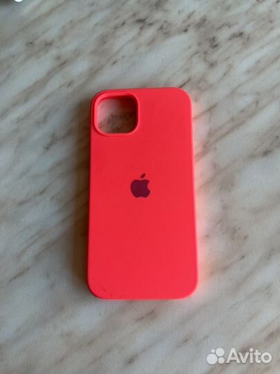 Чехол на iPhone 13