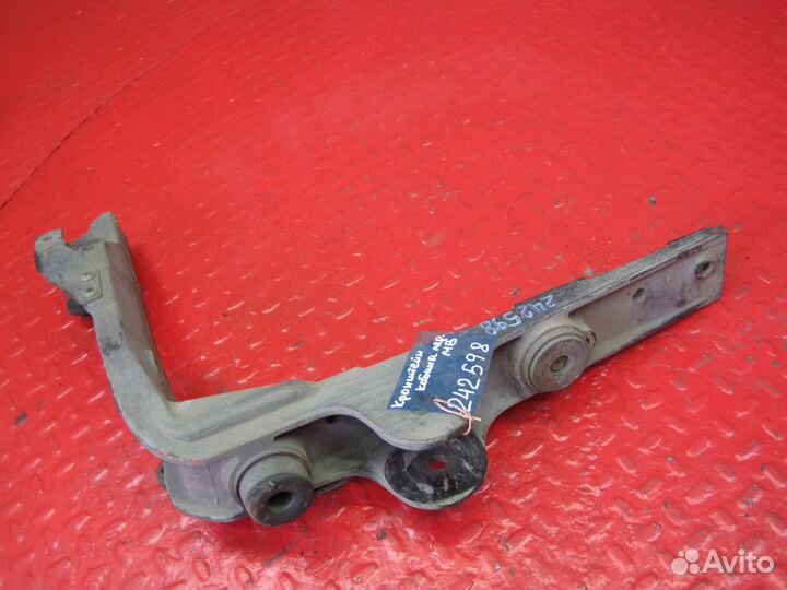 Кронштейн кабины передний Mercedes-Benz Axor