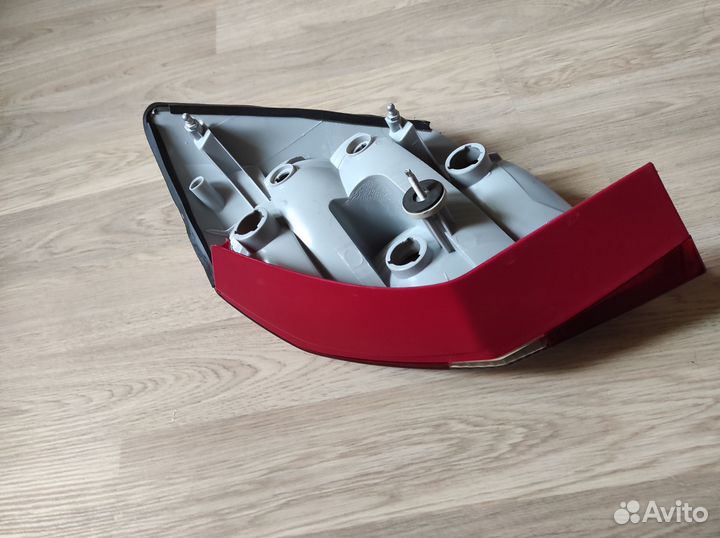 Фонарь задний левый Skoda fabia 2