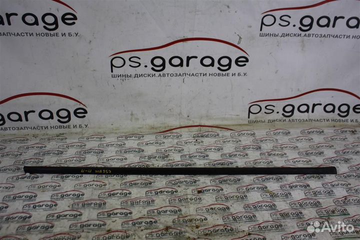 Молдинг стекла передней правой двери Renault Scen