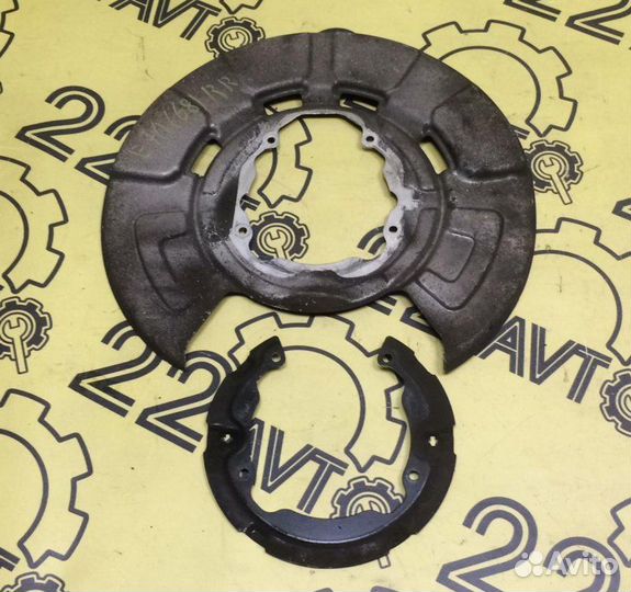 Щиток тормозного механизма задний правый Bmw X5