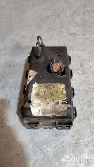 Блок предохранителей Ford Tourneo Connect 2009