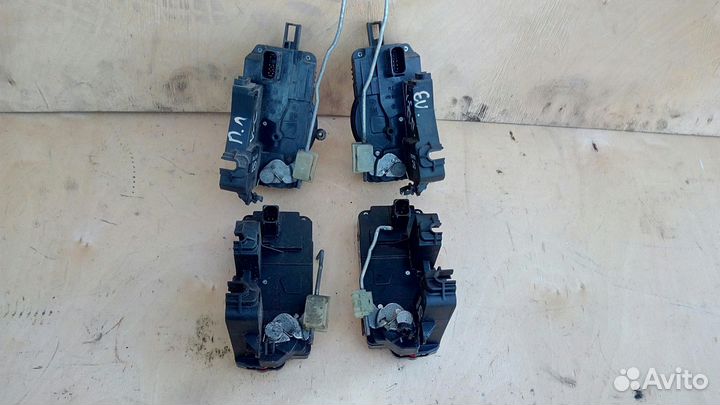 Замок двери на Опель Вектра Ц Сигнум