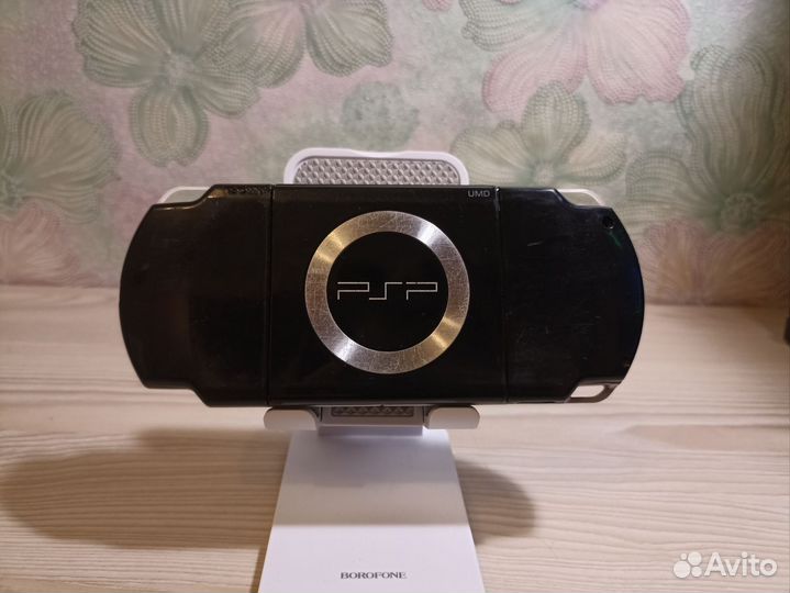 Sony PSP 2004 прошитая + много игр