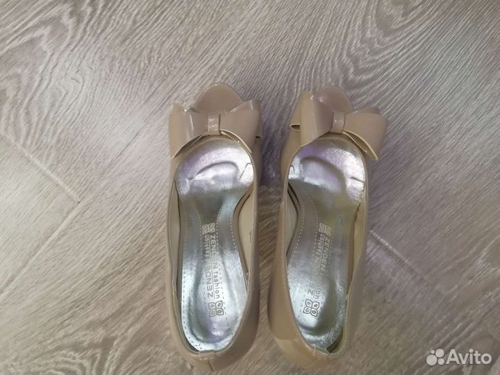 Туфли женские с открытым носом