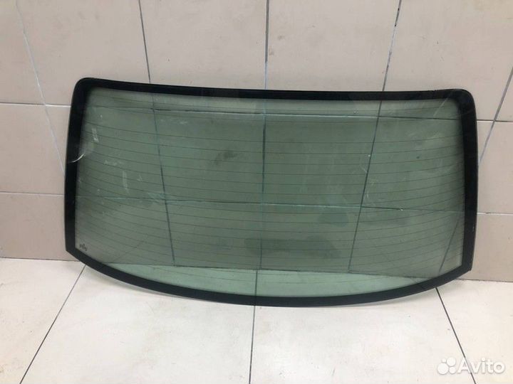 Стекло заднее Volkswagen Passat