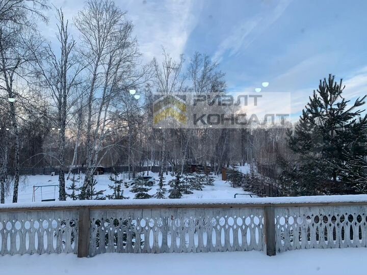 Дом 220 м² на участке 8 сот.