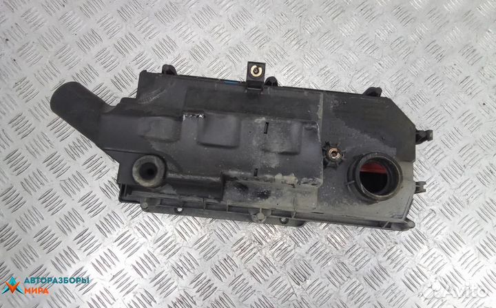 Корпус воздушного фильтра Volkswagen Golf 4 2002