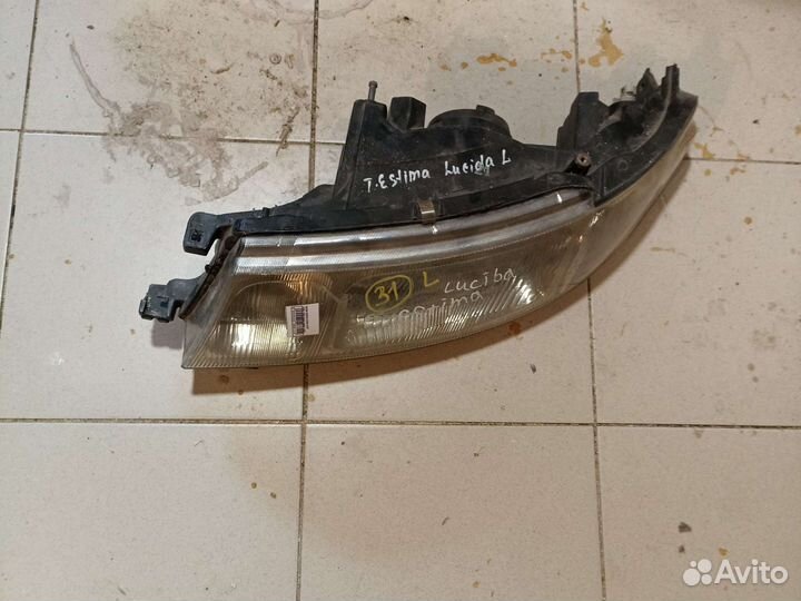 Фара Toyota Estima lucida