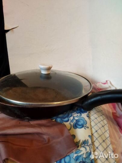 Сковородки и посуда разная