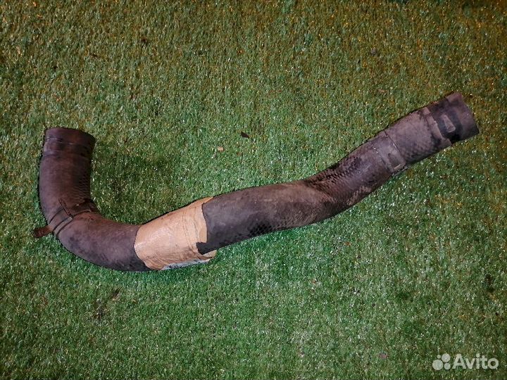 Патрубок охлаждения (радиатора) 16572-46170 нижний