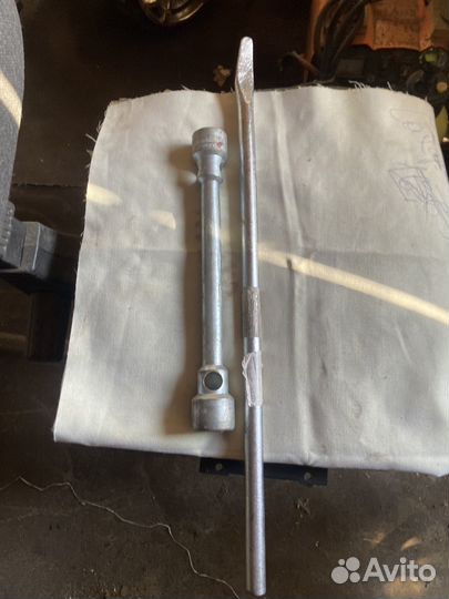 Ключ балонник и монтажка