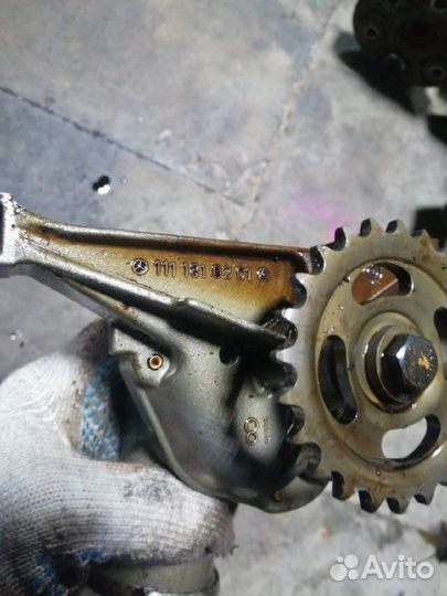 Насос масляный Mercedes-Benz E W210