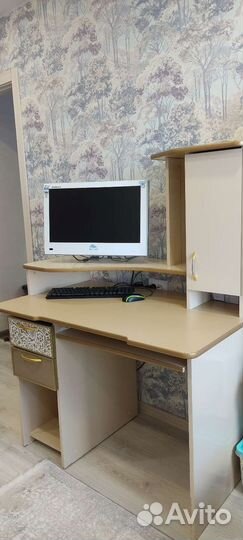 Компьютерный стол