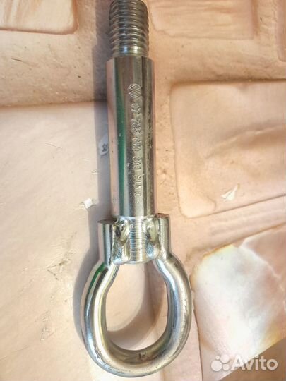 Буксировочный крюк Fabia